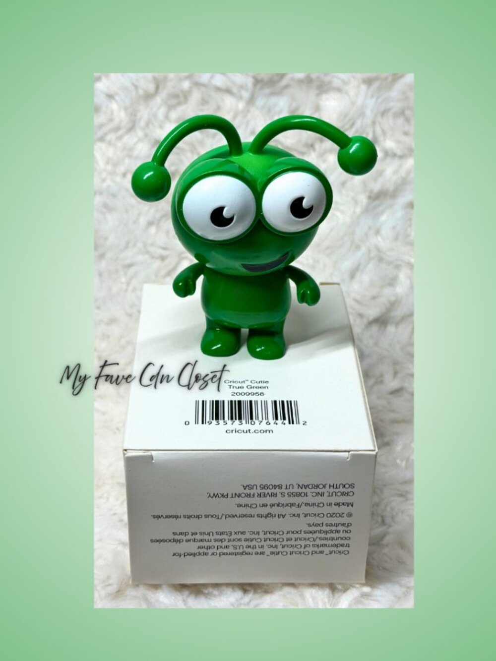 NEW in Box Cricut CUTIE Figurine **TRUE GREEN**